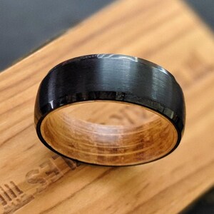 Black Whiskey Barrel Ring Mens Wedding Band Wood Inlay Ring - Tungsten Ring Wood Wedding Band Mens Ring - Unique Whiskey Ring Wood Ring Men