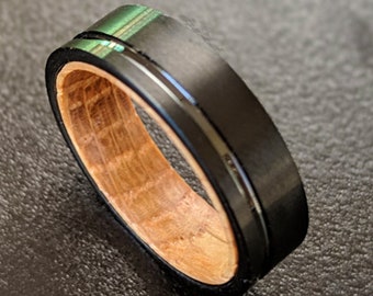 Anillo de boda de barril de whisky de 6 mm para hombre - Anillo con incrustaciones de madera - Anillo de boda de madera de whisky para hombre - Anillo de whisky único - Anillo de madera de tungsteno para hombre
