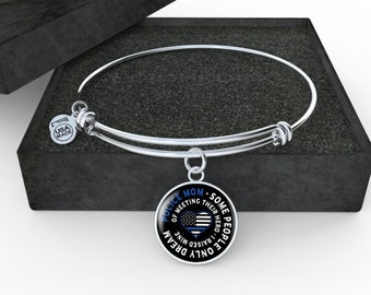 Pulsera de Mamá Policía - Regalo de Policía - Pulsera Grabada de Mamá Policía - Brazalete de Policía - Regalo para Mamá - Regalo de las Fuerzas del Orden - Regalo de la Línea Azul Delgada