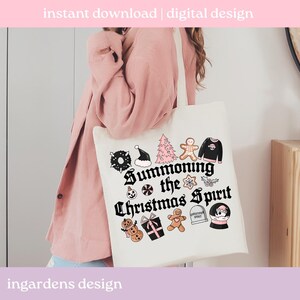 Summoning The Christmas Spirit PNG, Creepy Christmas Design png, digitale download voor T-shirt, mok, stickers en meer afbeelding 5
