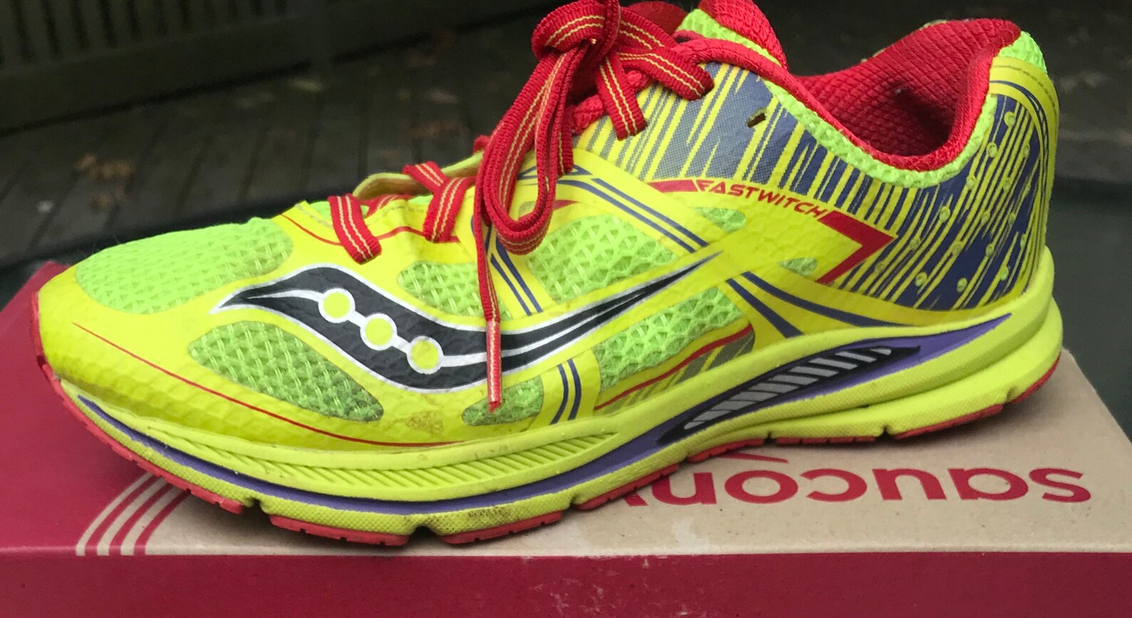 saucony shadow black and white