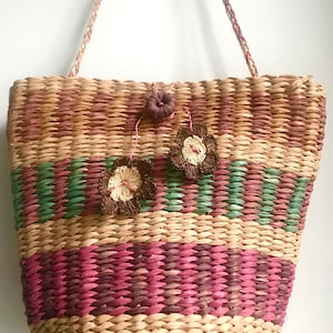 vtg. Rainbow Straw Handbag Purse Favorite Summer Accessory
