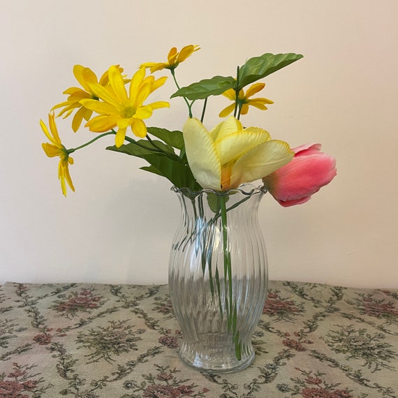 Clear Optic Swirl Flower Vase With Ruffle Edge Indiana Glass Vintage 1950s Flower  Arrangements Supplies 