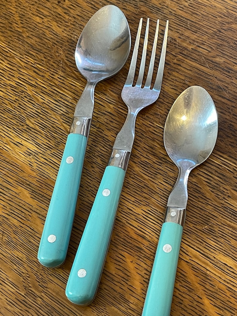 Teal Green Handles Stainless Steel Cutlery Set of 5 Vintage 1980s Casual Silverware image 3