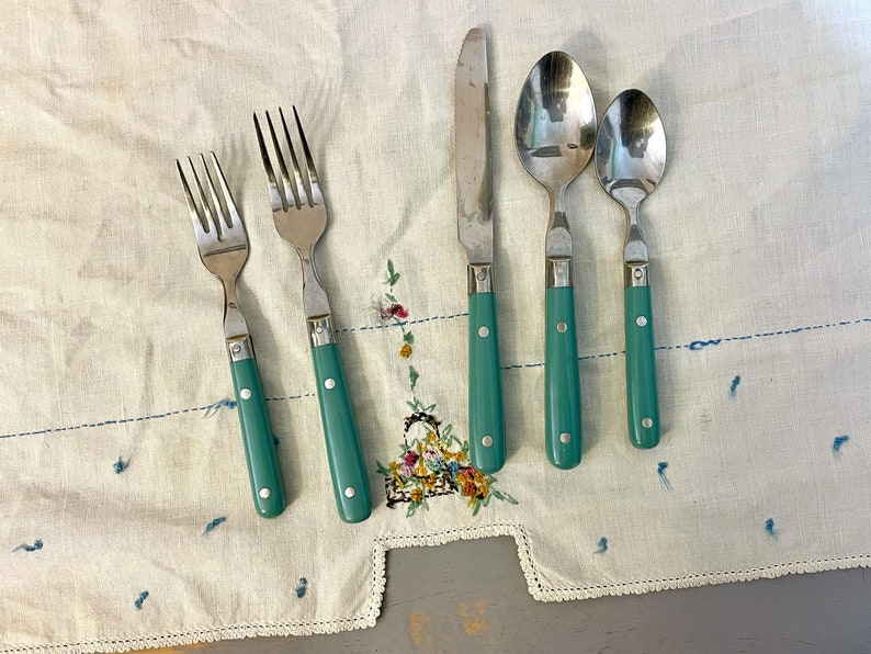 Teal Green Handles Stainless Steel Cutlery Set of 5 Vintage 1980s Casual Silverware image 2