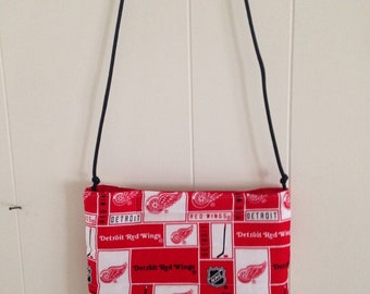 NHL Detroit Red Wings Quilted Crossbody Purse, Stadium Handbag