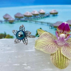 Beautiful Tahitian Flower Ring in Sterling Silver adjustable