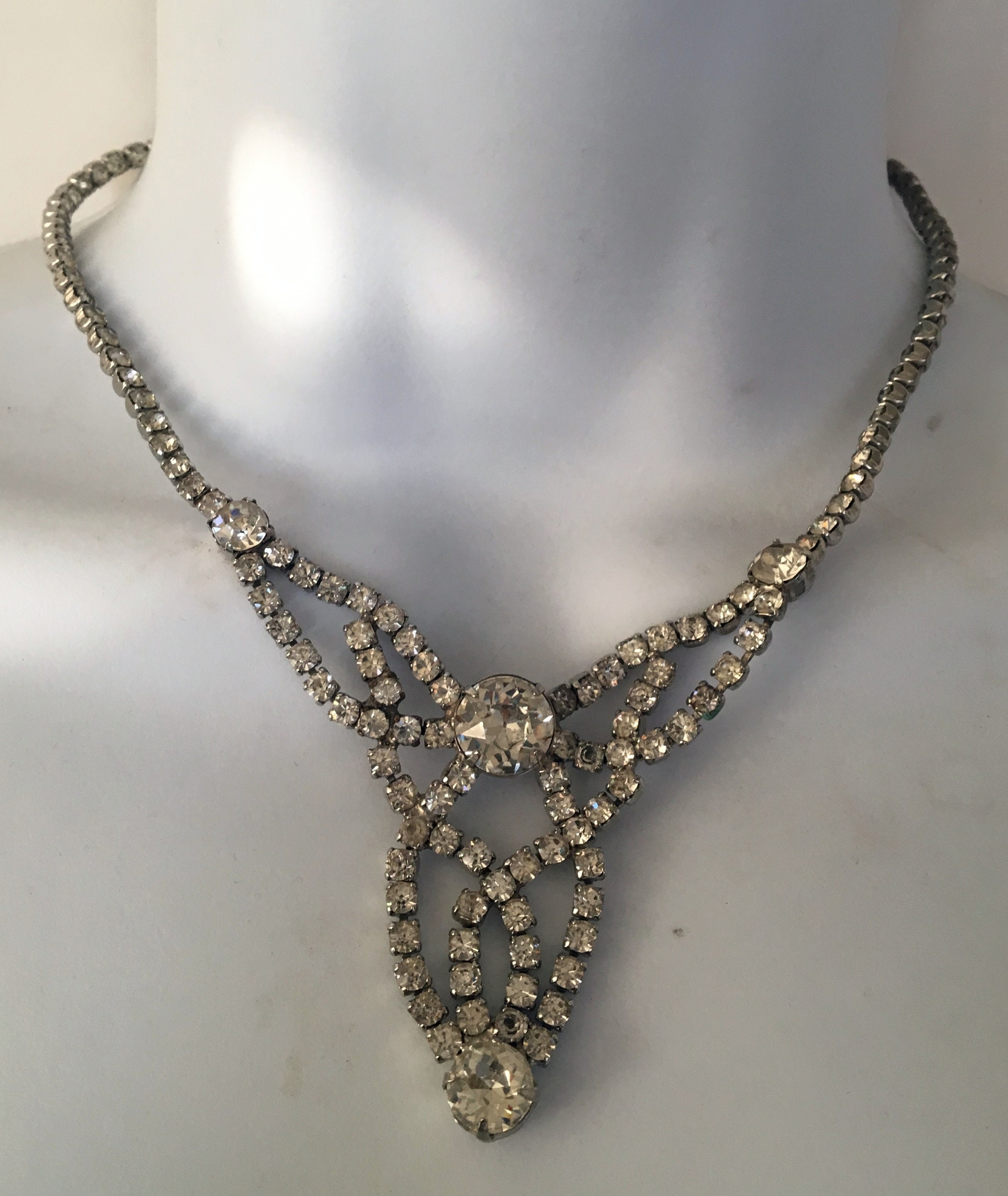 Gorgeous Vintage 1950's Unsigned WEISS Silver Tone  Clear Rhinestones Choker Bib Necklace