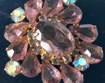 Gorgeous Vintage 1950&#39;s Unsigned WEISS Violet Aurora Borealis Rhinestone Gold Tone Brooch Pin