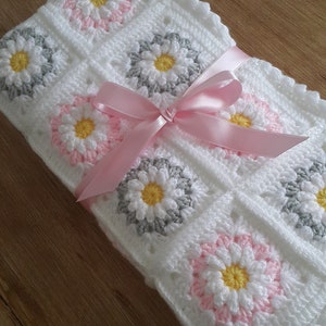 Baby Girl Blanket - Crochet Baby Blanket - 75x75cm Baby Blanket - Floral blanket - Nursery Blanket - Pink Blanket