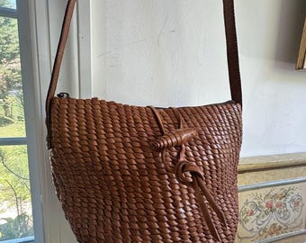Vintage Jennifer Moore crossbody brown leather woven purse weave toggle 10x8” bohemian rare stunning