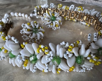 Vintage HOBE Necklace Chocker, Clip On Earrings Set 3 White green yellow Floral preppy summer spring palm beach Easter adjustable signed