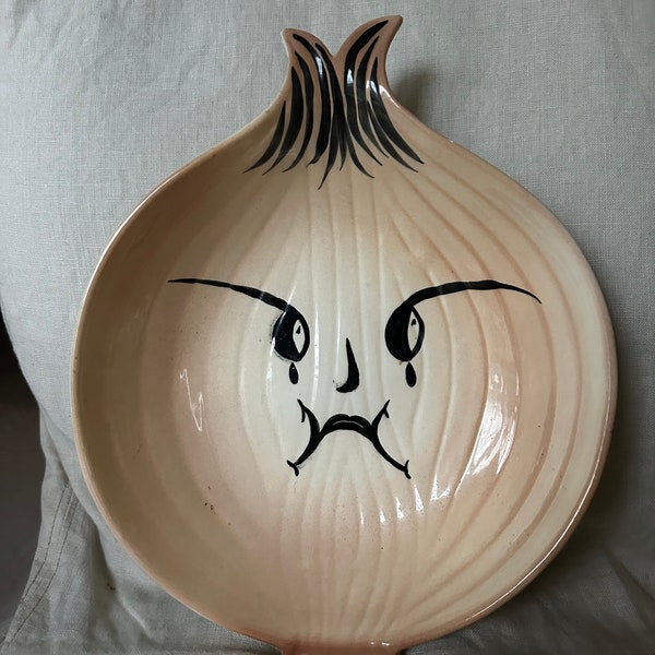 Vintage onion Face Dish Serving Plate Anthropomorphic Retro Beige Angry 12”