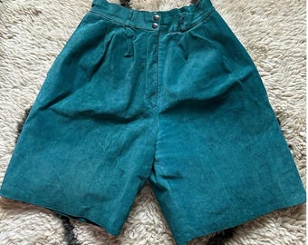 Vintage Bagatelle Womens Suede Leather Shorts Size 8/S Turquoise Green Pleated high waisted