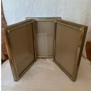 Vintage Picture Frame Gold Tone Metal Tri Fold table top mcm 6 3/4x5” photo