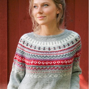 Handgestrickter Pullover für Damen aus reiner Wolle mit nordischem Muster