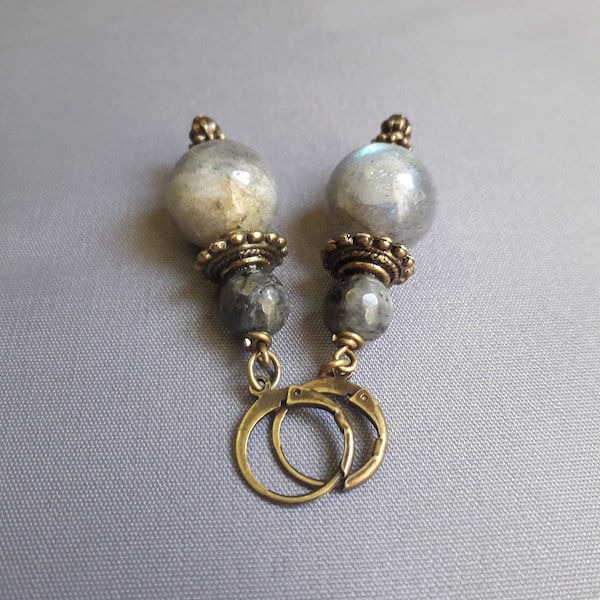 Natures Mortes - Boucles d'oreille labradorite et agate grise