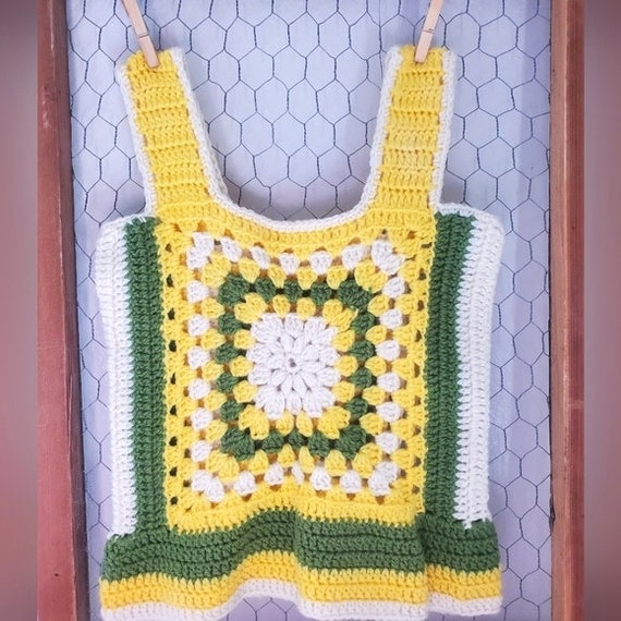 Vintage 70s crochet tank top knit yellow white VT… - image 9