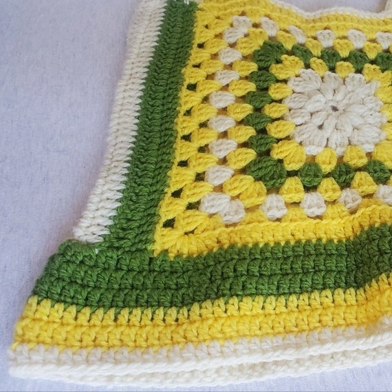 Vintage 70s crochet tank top knit yellow white VT… - image 3