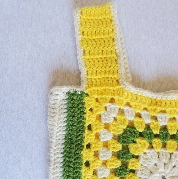 Vintage 70s crochet tank top knit yellow white VT… - image 4