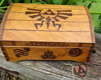 Legend of Zelda, wooden keepsake box with optional lock and optional storage compartment, Christmas eve box, can be personalised.