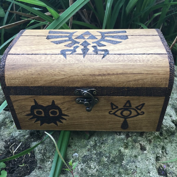 Legend of Zelda inspired wooden chest, zelda chest, treasure chest, keepsake, unique gift, gift idea for zelda fan, gamer, memory box