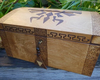 Zelda themed Wedding card box, legend of zelda, wooden lockable chest, wedding, wedding gift, bride and groom, customised and personalised.
