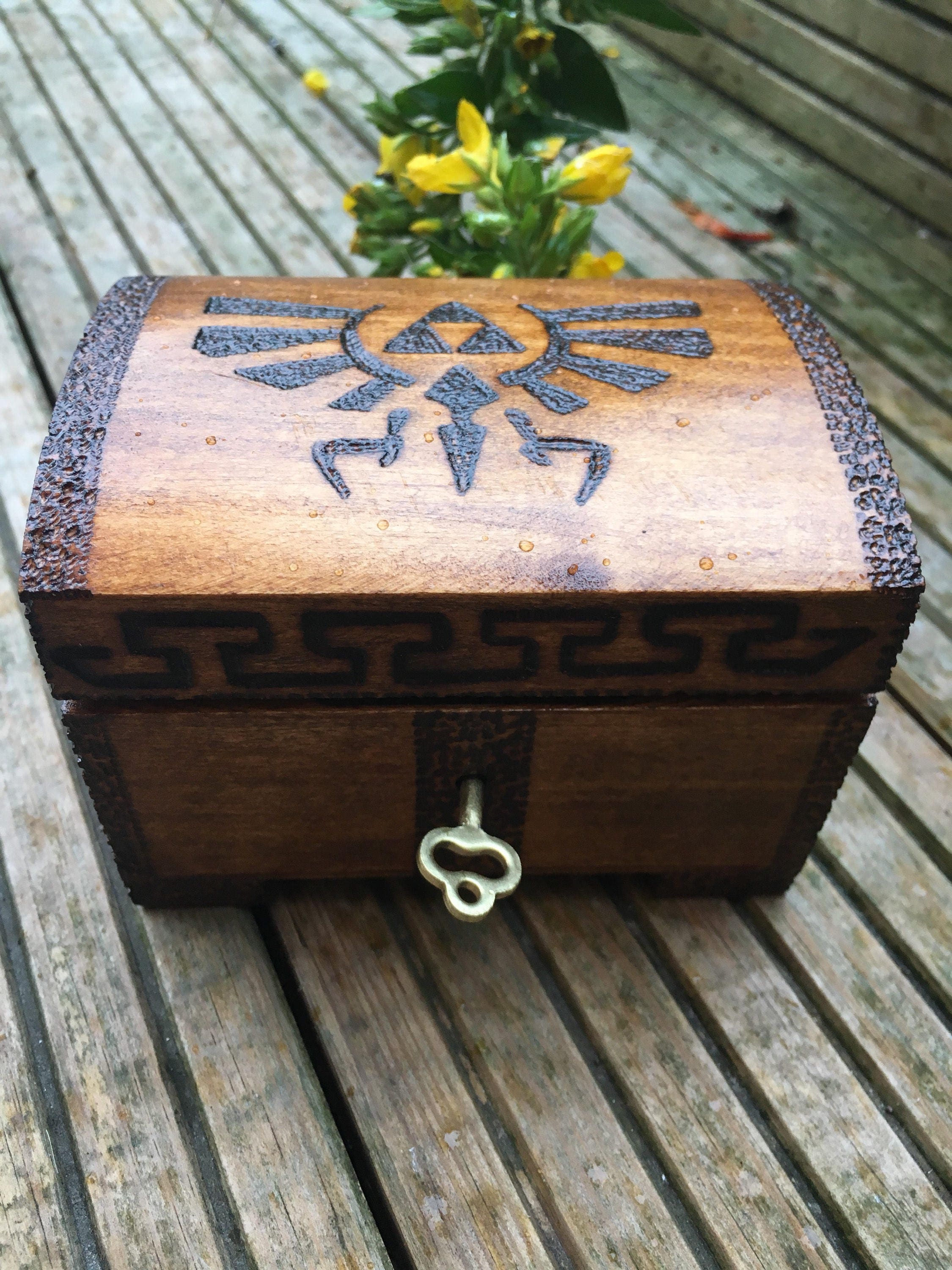 Legend of zelda chest with optional chest opening sound or Etsy
