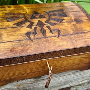 Legend of Zelda, wooden keepsake box with optional lock and optional storage compartment, Christmas eve box, can be personalised.
