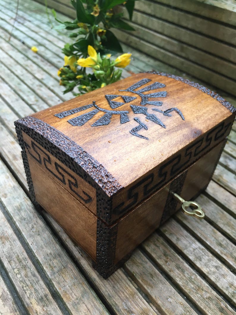Legend of zelda chest with optional chest opening sound or Etsy