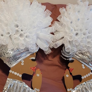 The  Praying Sisters Wreath, Diva Wreaths.