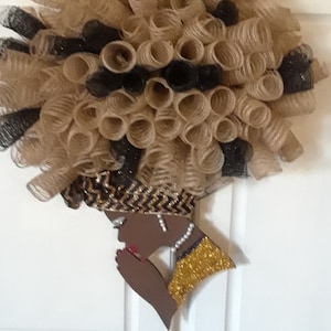 Diva Wreath, Wall Hanging