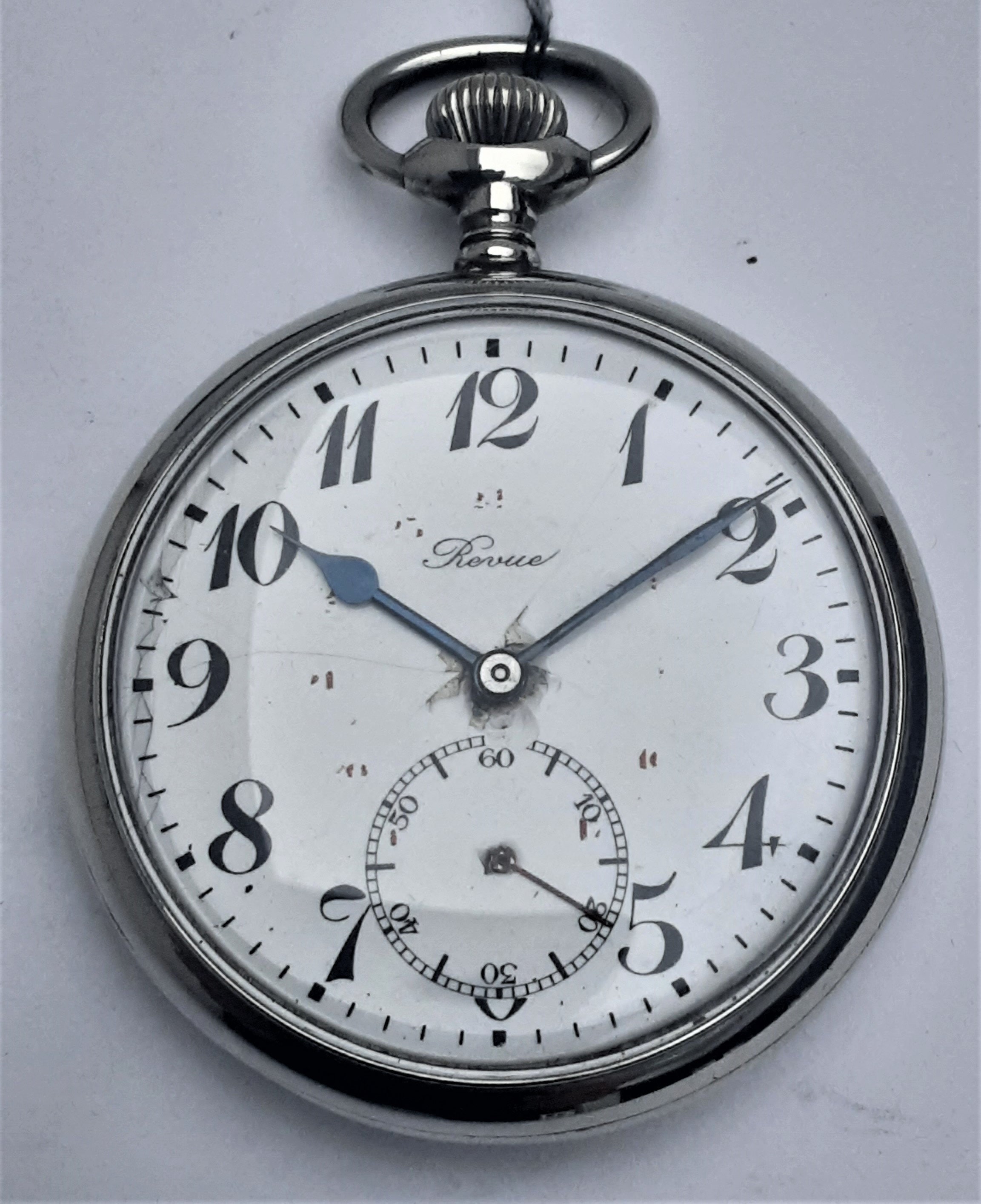 Montre De Poche Revue Suisse Des Années 1930 - Mécanique Manuelle - Cadran Beige