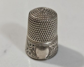 Vintage Sterling Silver THIMBLE - Fruit Berry Band - Size 11