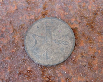 1982 SWISS CENTIME COIN. Vintage single penny from Switzerland.