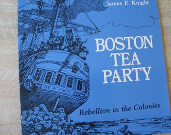 1982 BOSTON TEA PARTY Livro, história famosa da história colonial americana. Brochura vintage com excelentes ilustrações de esboços a lápis.