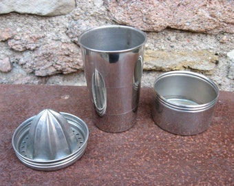 1920s PORTABLE PICNIC SET for Gin and Tonics, or lemonade. Art Deco vintage chrome pocket collapsible travel cup with lemon juicer in lid.