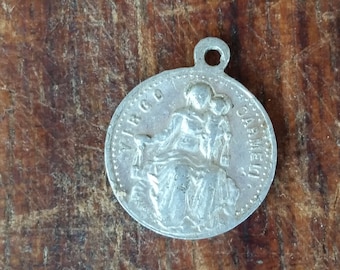 Vintage FRENCH PRAYER PENDANT of Carmelite Virgin Mary with baby and Sacred Heart Jesus, double sided. 1950s Christian religious medal.