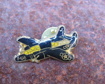 Vintage BOMBER AIRCRAFT Enamel Lapel Pin twin boom P-618. Modeled on American WWII military P-38 long range fighter plane.