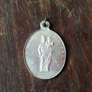 1930s Our Lady Queen of Grace Prayer Pendant, with Sacred heart Jesus on the reverse, from Capuchin church in Enghien, Belgium.