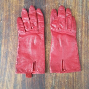 1960s FRENCH LEATHER GLOVES in Bold Red, Lined and Extremely Fine Seams ...