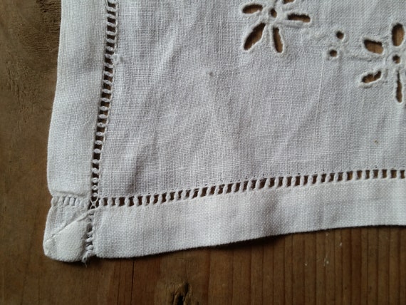 Antique FRENCH EMBROIDERED LINEN Handkerchief, wh… - image 7