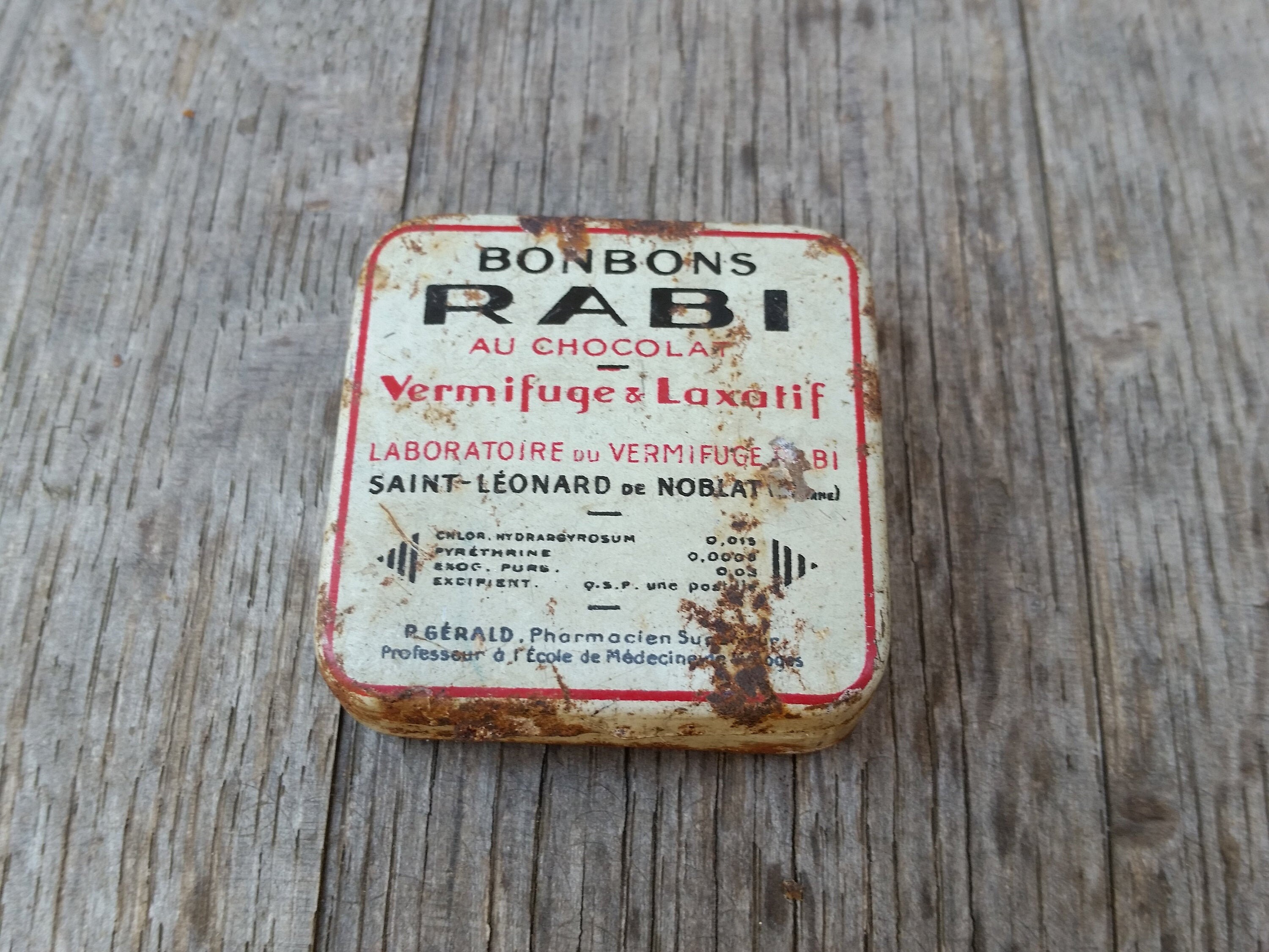 Boîte Étrangement Merveilleuse Des Années 1950, Français Ver de Bonbon Au Chocolat et Boîte Pilules 