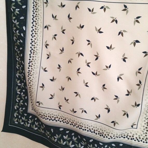 Vintage LEAFY FRENCH SCARF of leaves in earth tone co… Gem
