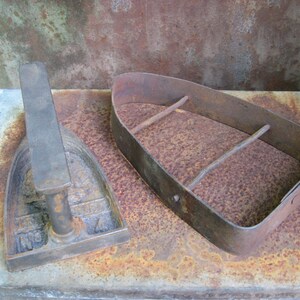 Antique VICTORIAN FLAT IRON 'Le Parisien' and base. Rare French sad hand iron and blacksmith made rustic trivet. image 5