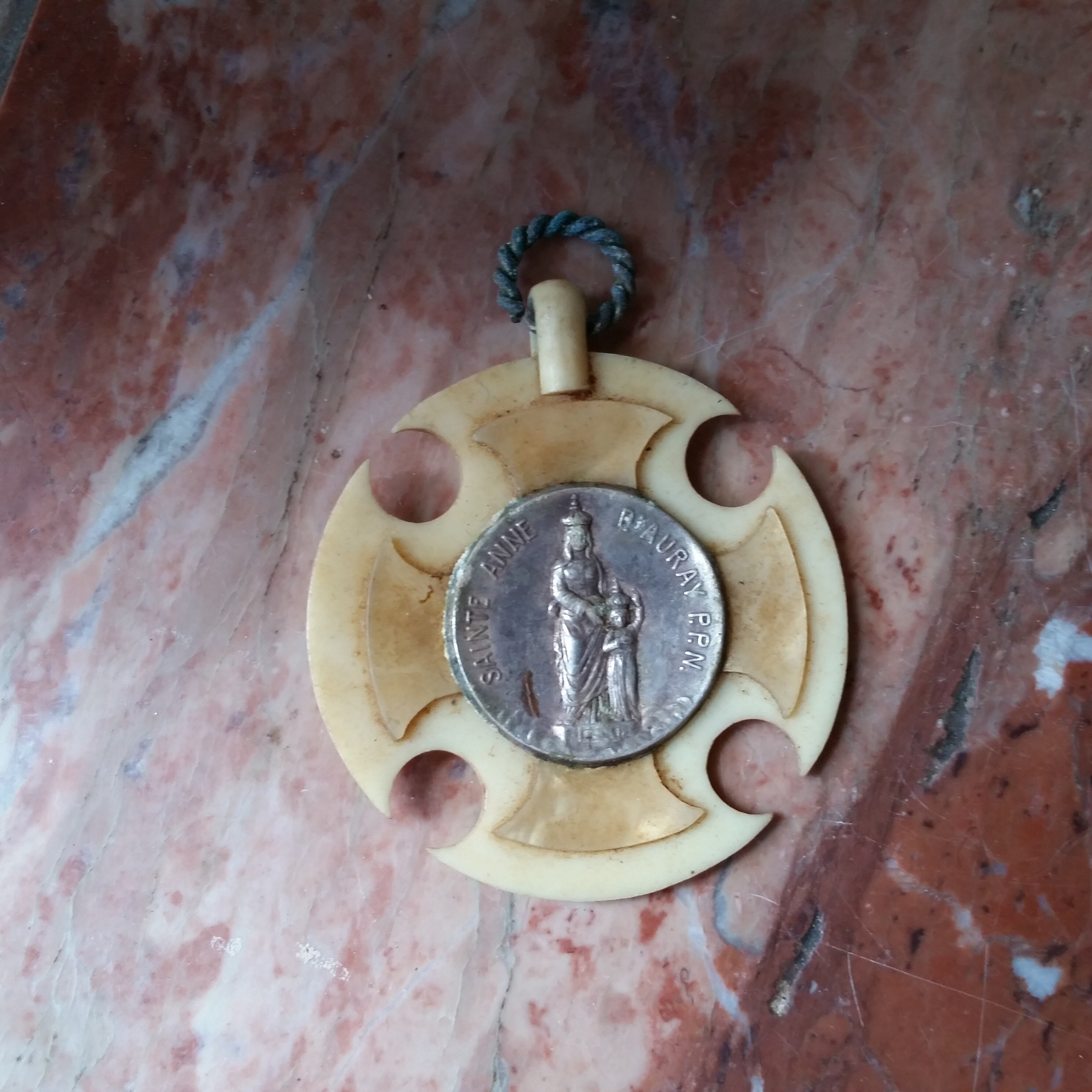 Médaille En Plaqué Or 18mm St Benoît - La Providence