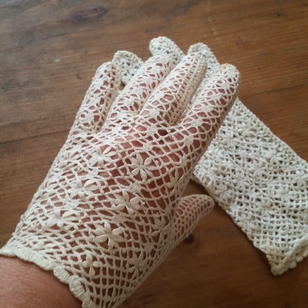 Antique FRENCH LACE GLOVES of little bobbin flowers in mesh design and scalloped wrist edge. Beautifully made Edwardian era quality.