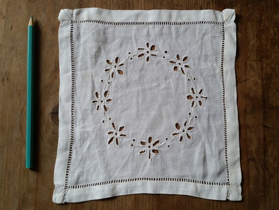 Antique FRENCH EMBROIDERED LINEN Handkerchief, wh… - image 9