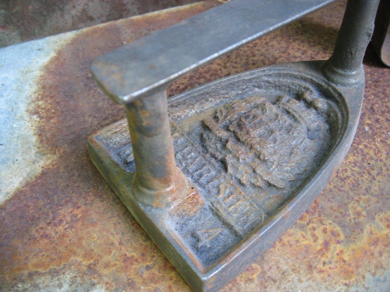 Antique VICTORIAN FLAT IRON 'Le Parisien' and base. Rare French sad hand iron and blacksmith made rustic trivet. image 9