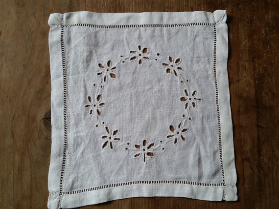 Antique FRENCH EMBROIDERED LINEN Handkerchief, wh… - image 2